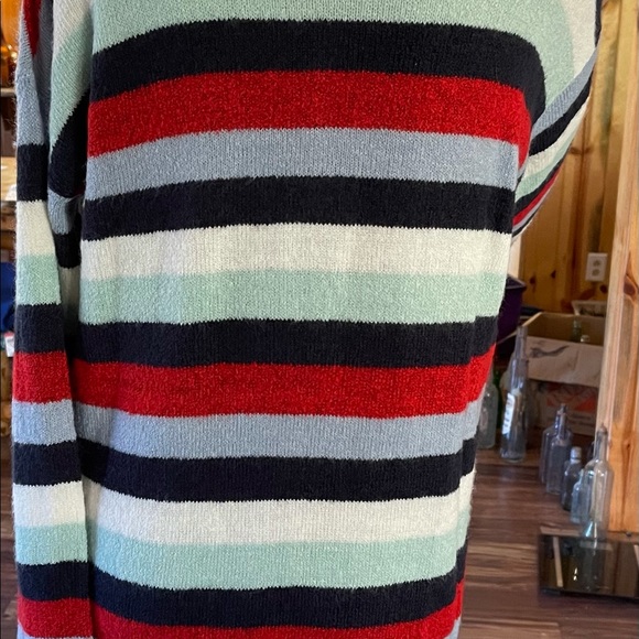 Vintage Basic Editions 90s Sweater - Picture 2 of 5